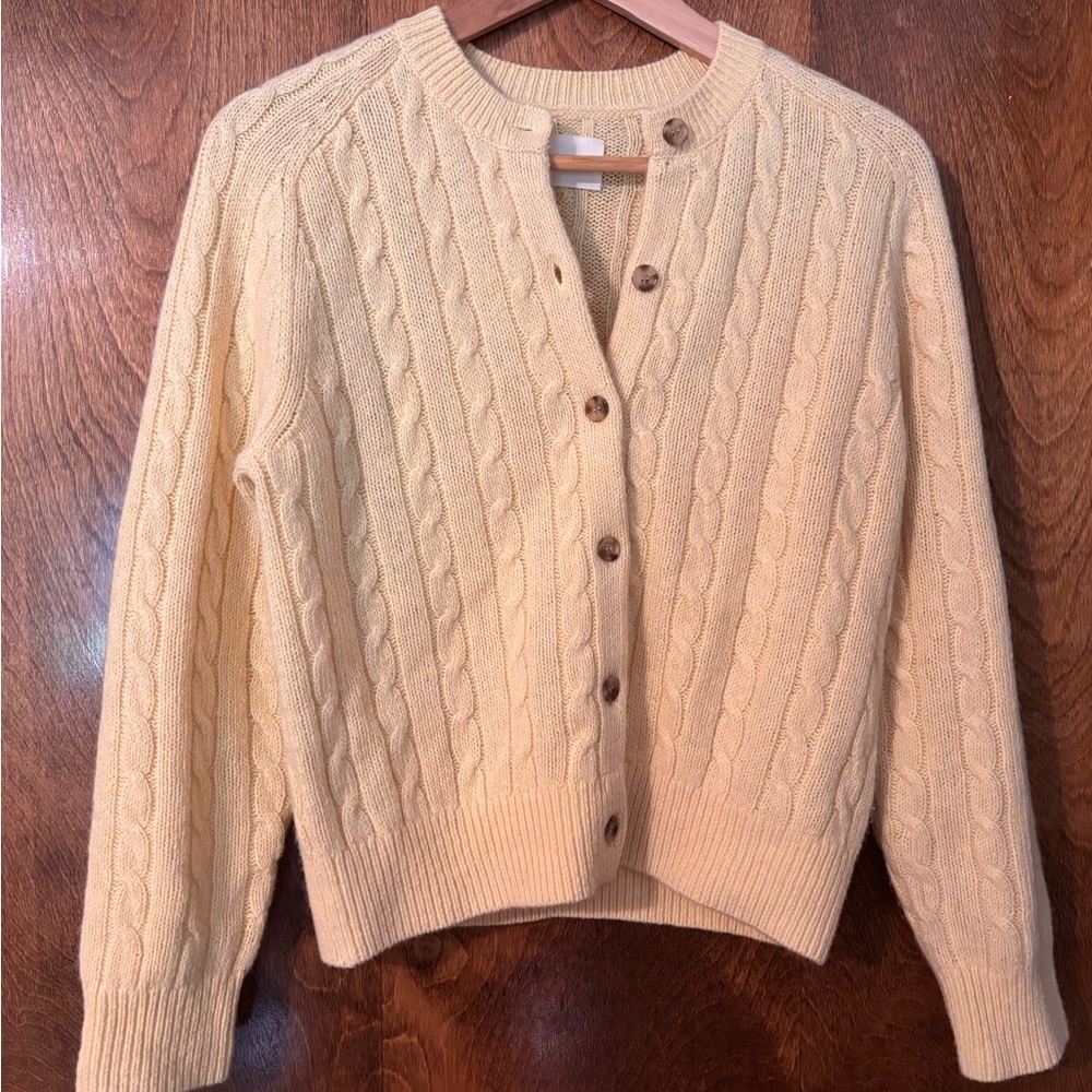 Doen Cable Knit Cardigan in butter yellow